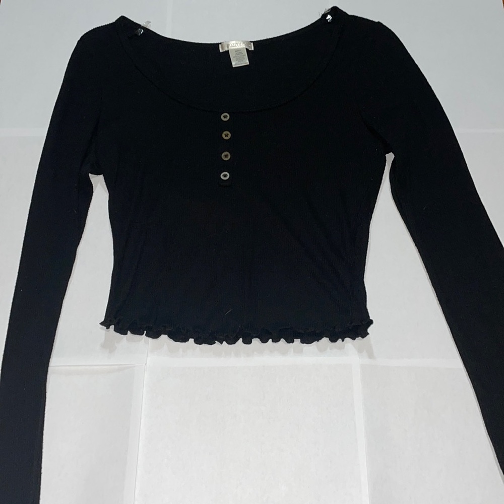 Long sleeve black tee